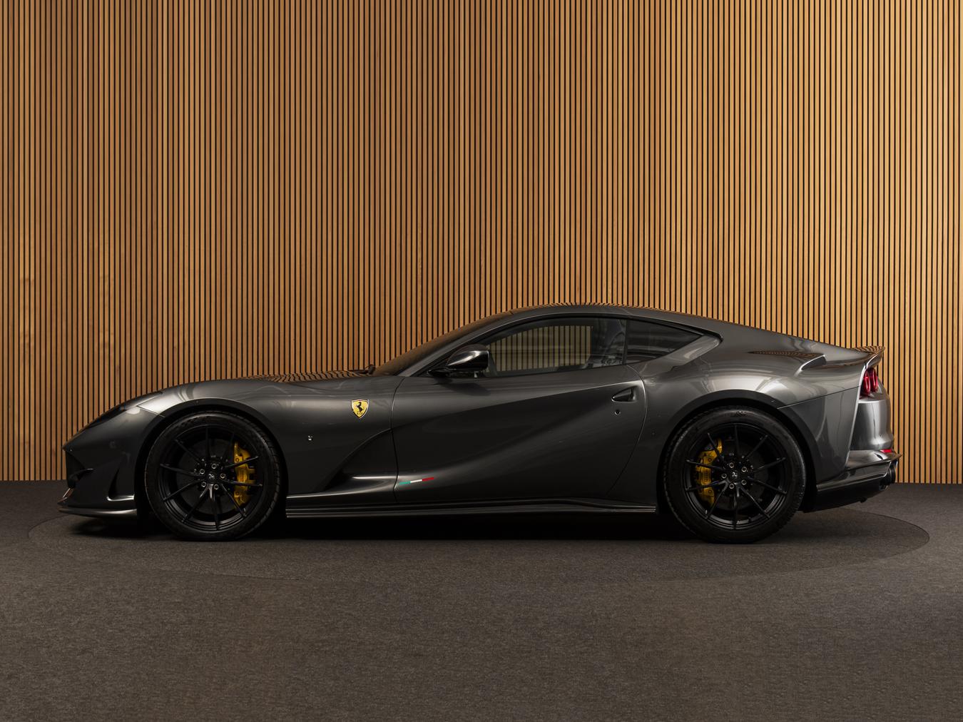 Ferrari 812 6.5 V12 Superfast HELE