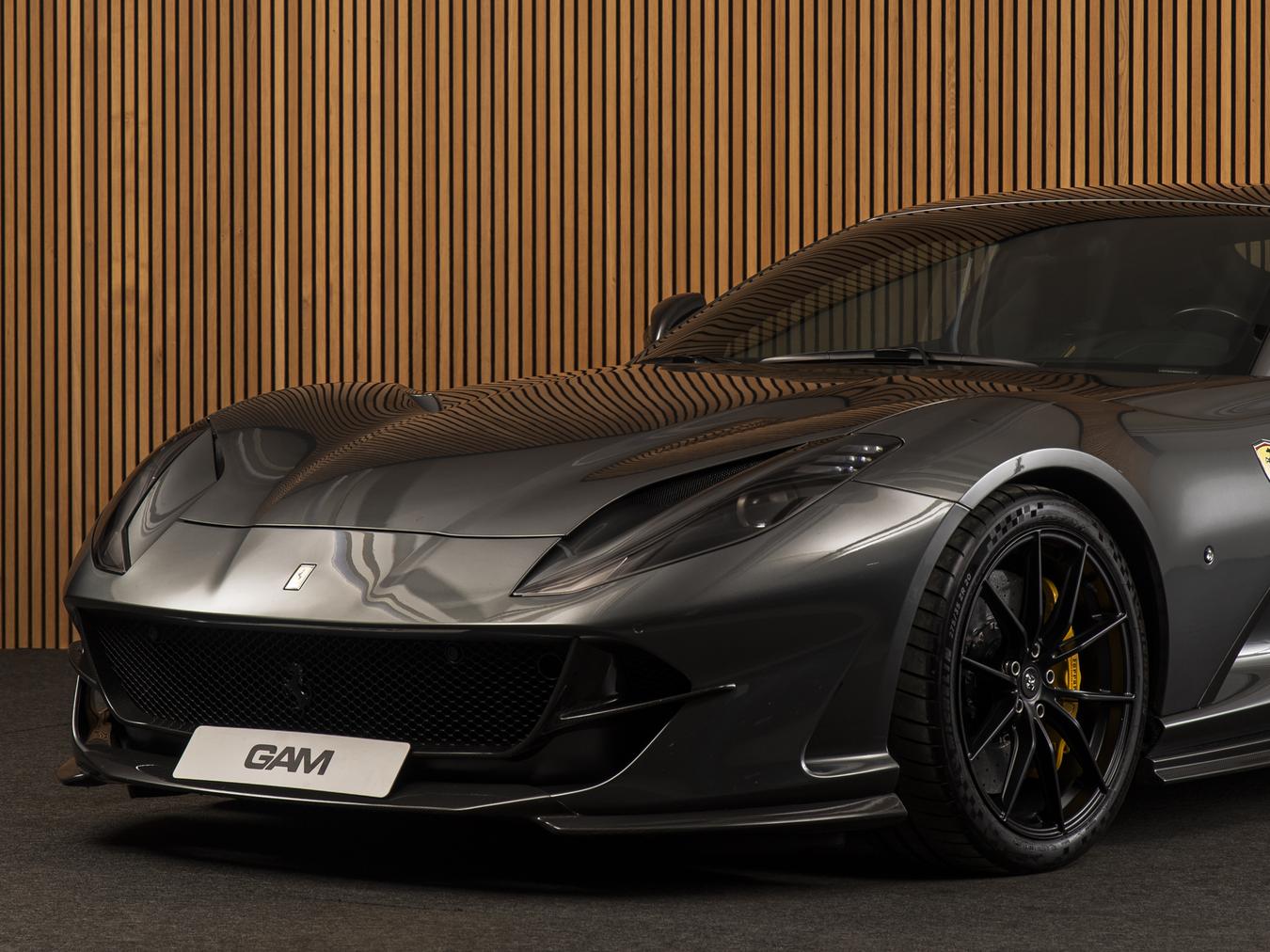 Ferrari 812 6.5 V12 Superfast HELE