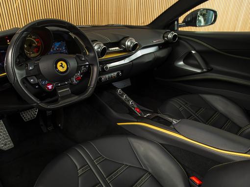 Ferrari 812 6.5 V12 Superfast HELE