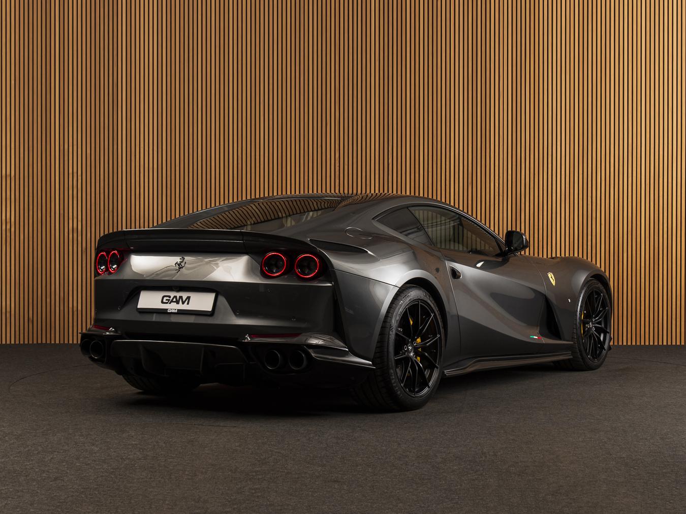 Ferrari 812 6.5 V12 Superfast HELE