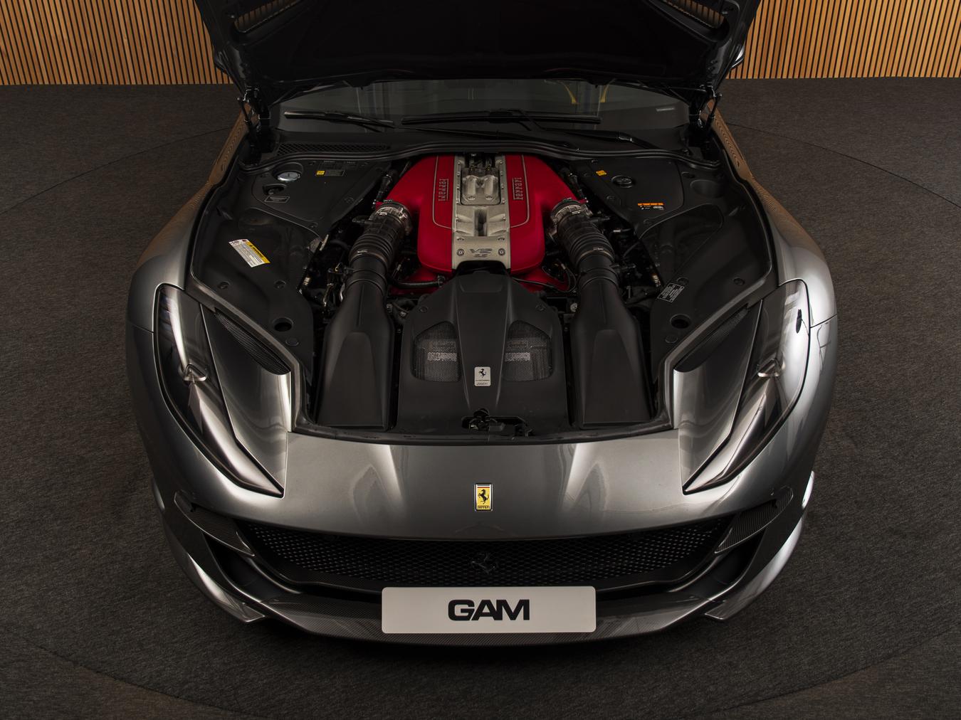 Ferrari 812 6.5 V12 Superfast HELE