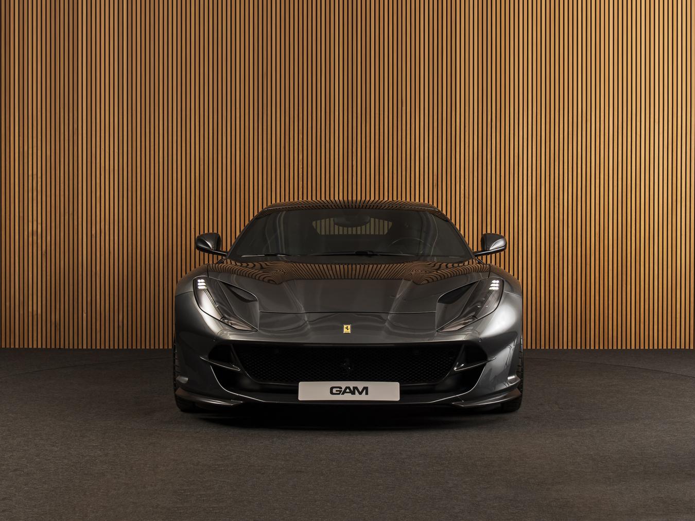 Ferrari 812 6.5 V12 Superfast HELE