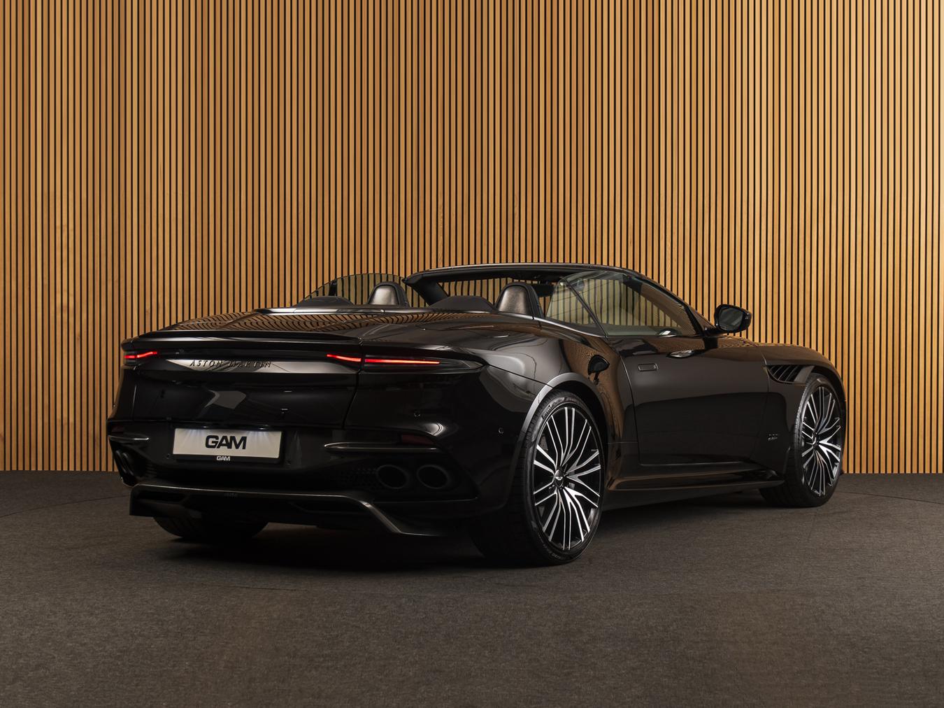 Aston Martin  DBS Volante