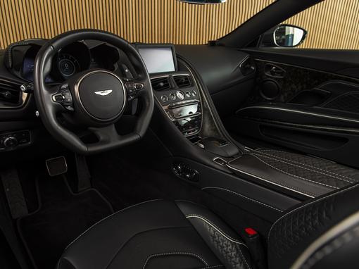 Aston Martin  DBS Volante